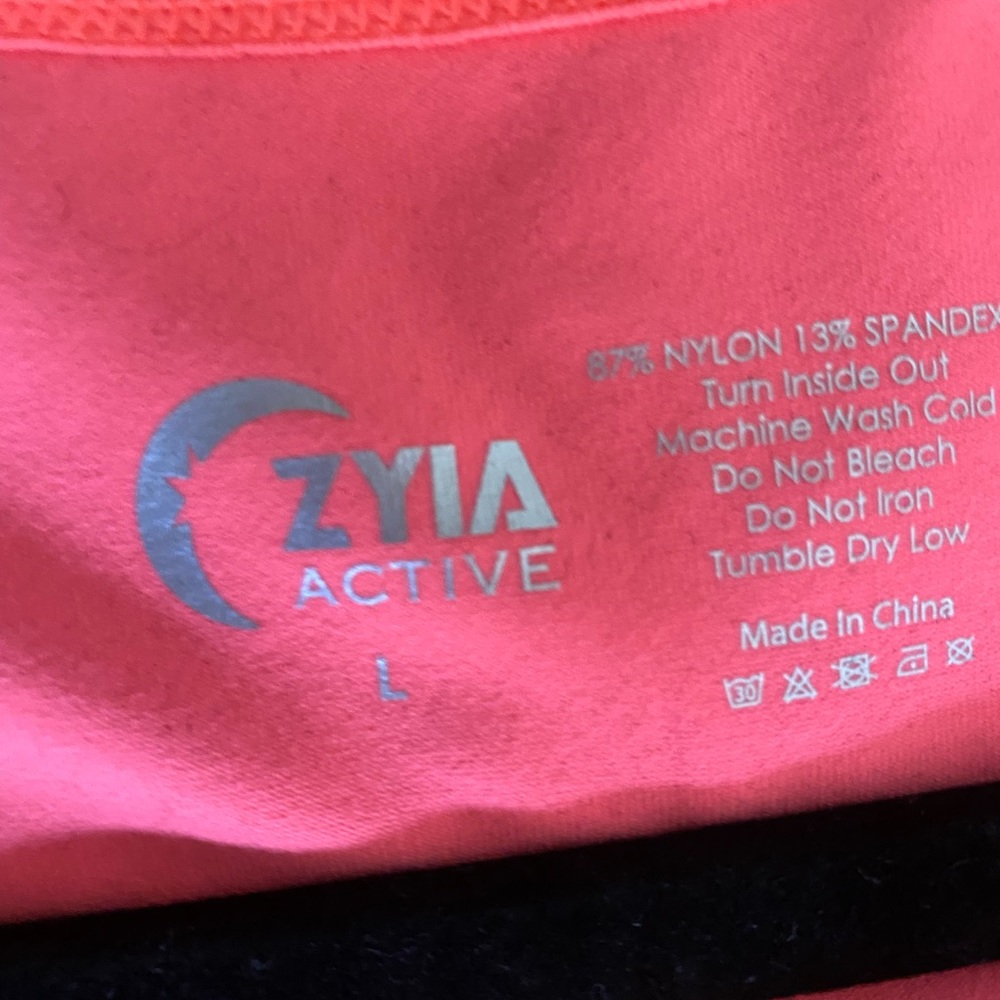 Zyia crop